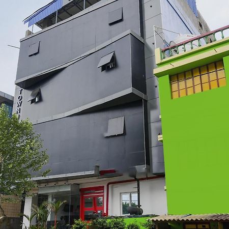 Super Town House Hi5 Aditya International 부바네스 외부 사진