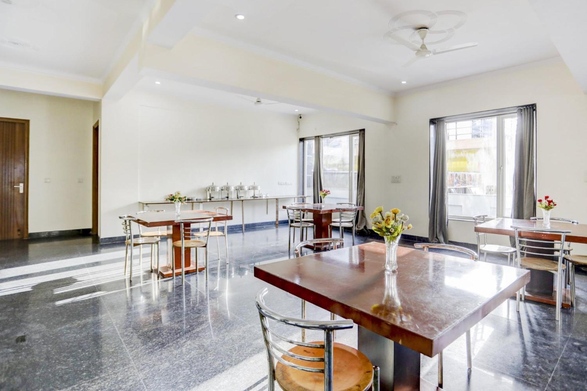 Super Town House Hi5 Aditya International 부바네스 외부 사진