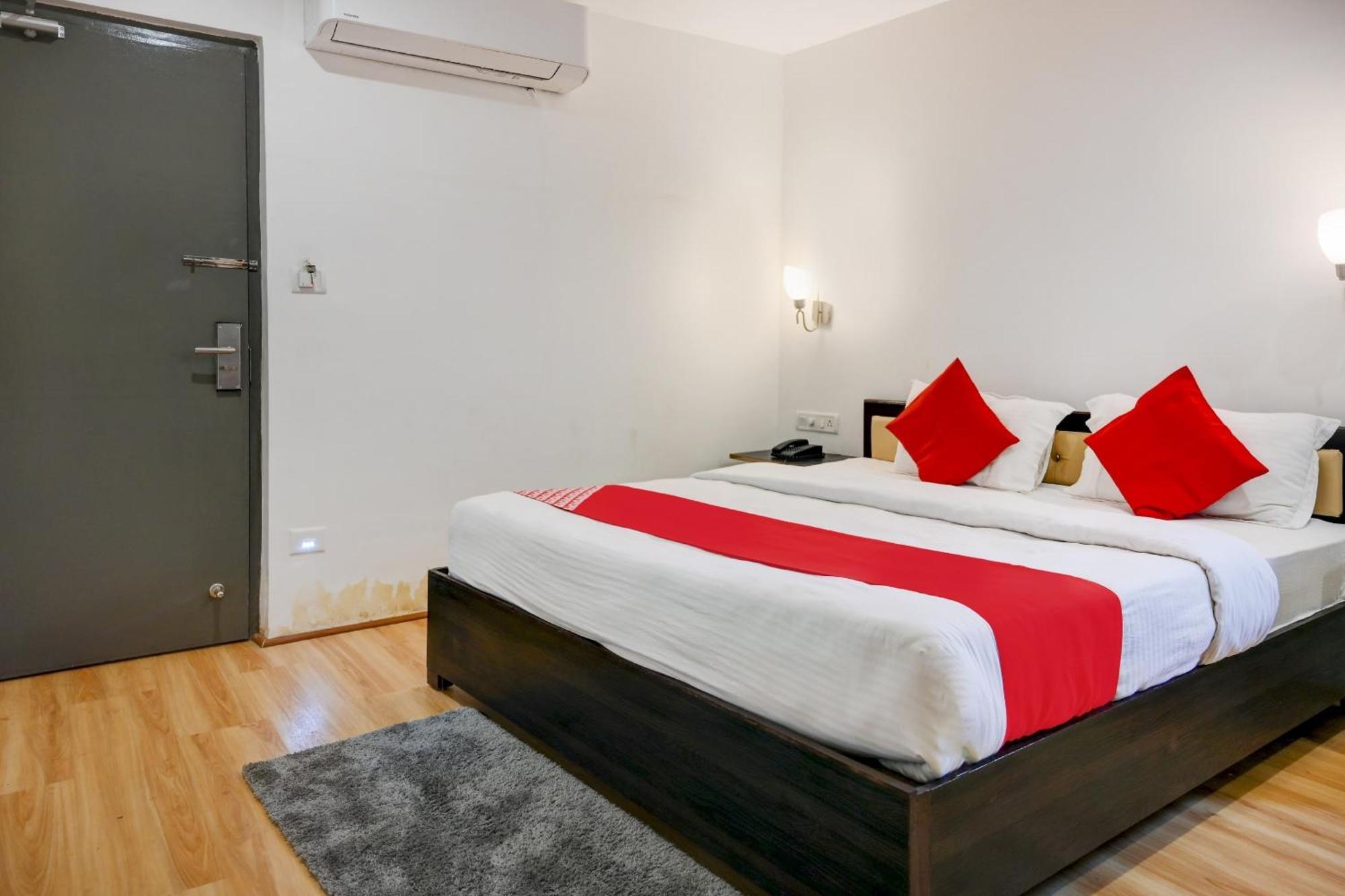 Super Town House Hi5 Aditya International 부바네스 외부 사진